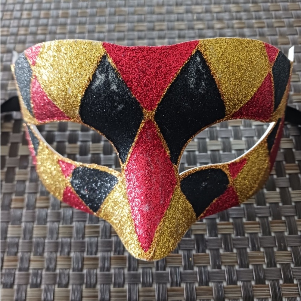 Two Masquerade Party Face Masks - Picture 5 of 7